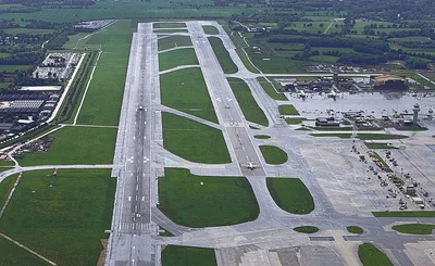 Gatwick Airport,UK, May 2000, In-Press (CGA134)