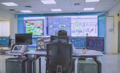 Advanced Control Room © Fernando Narvaez - Canva